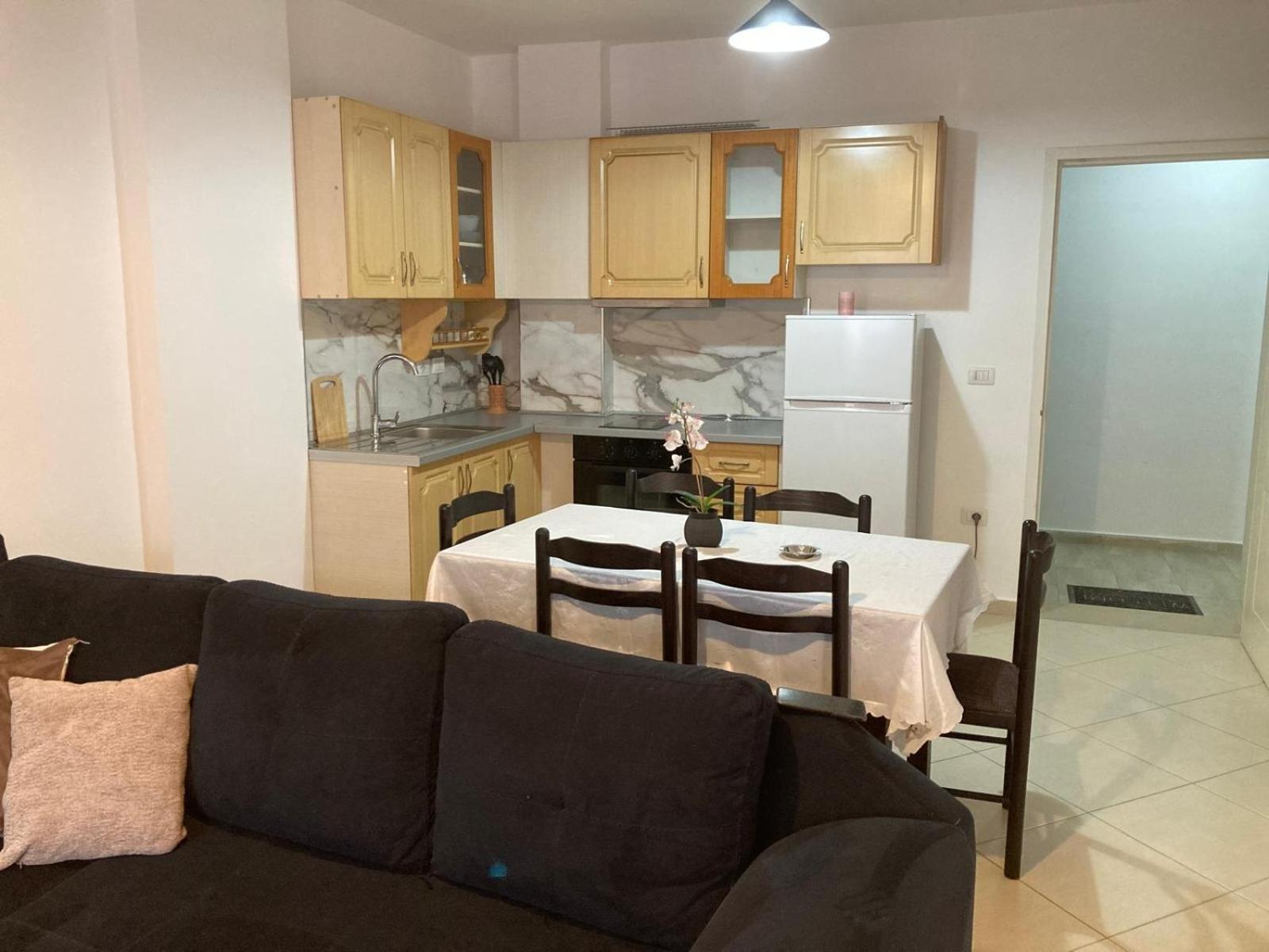 Hergi Apartament Vlore Exterior photo